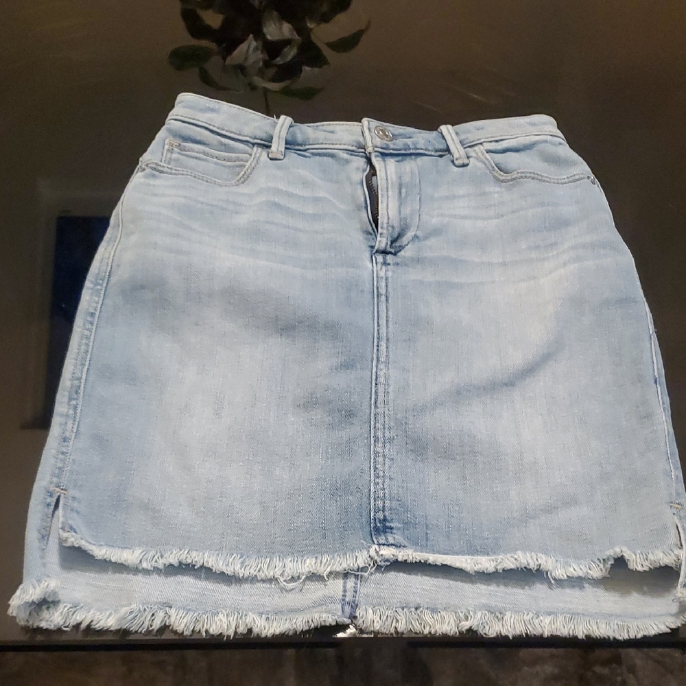 Abercrombie&Fitch Lt Blue Denim Mini Skirt size 25 Frayed Dbl Hem